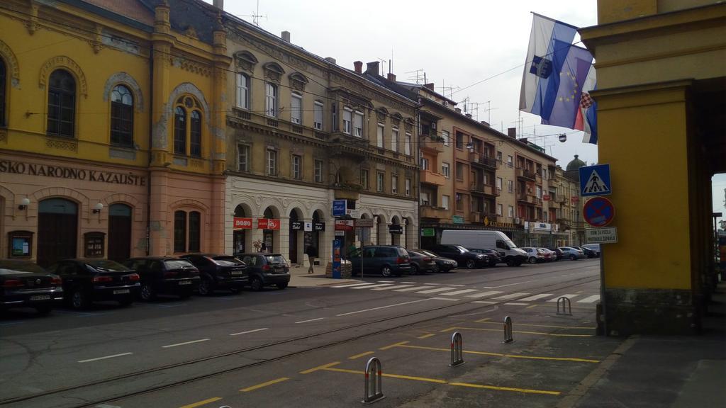 Apartment Downtown Osijek Luaran gambar